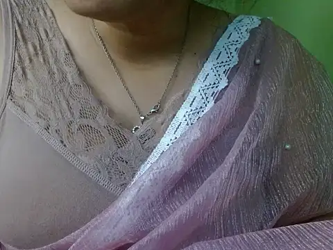 LOVERIAKOL online show from February 20, 2026, 7:36 pm