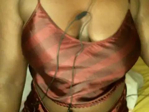 Snapshot of Blackqueen341 chatting on March 9, 2025, 5:22 am Blackqueen341 online show from March 9, 2025, 5:22 am