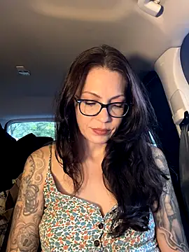 Snapshot of BeautifulMesss chatting on September 13, 2025, 9:25 pm BeautifulMesss online show from September 13, 2025, 9:25 pm