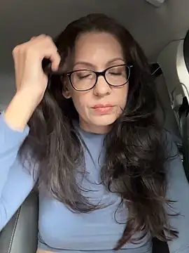 Snapshot of BeautifulMesss chatting on October 19, 2025, 3:01 pm BeautifulMesss online show from October 19, 2025, 3:01 pm