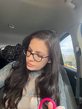 BeautifulMesss online show from November 11, 2025, 4:18 pm