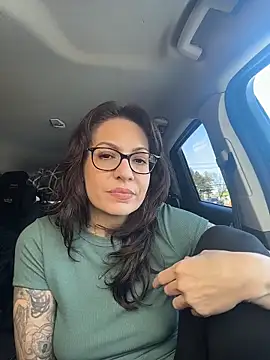 BeautifulMesss online show from March 4, 2026, 5:52 pm