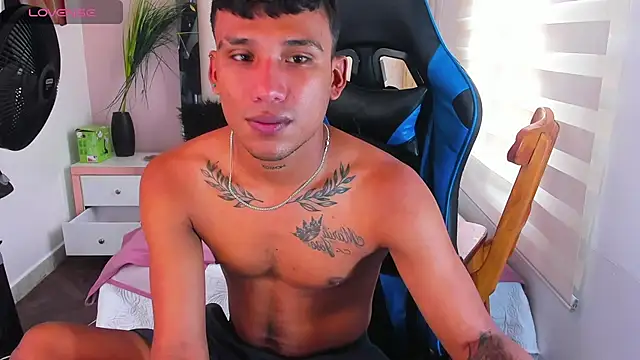 Backsex boy online show from March 12, 2025, 4:02 pm