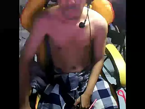 cloudyth1994 online show from December 14, 2024, 9:56 pm