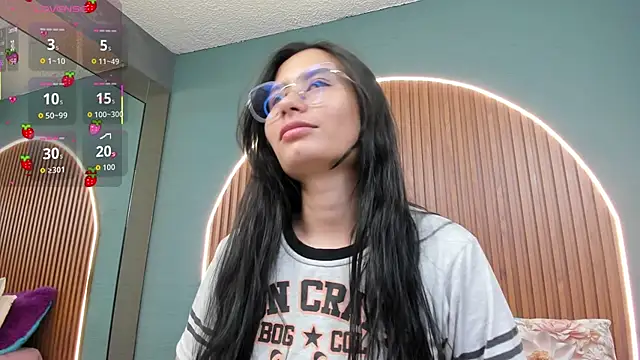 NayeCloud online show from October 19, 2025, 3:40 am