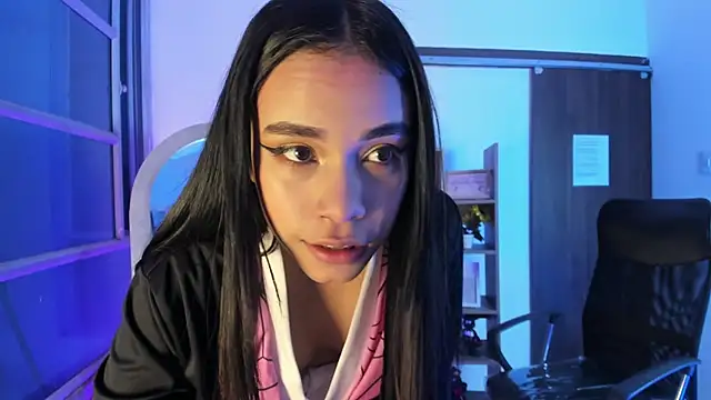 Snapshot of Jasmin_Skinny chatting on October 31, 2025, 3:40 am Jasmin Skinny online show from October 31, 2025, 3:40 am