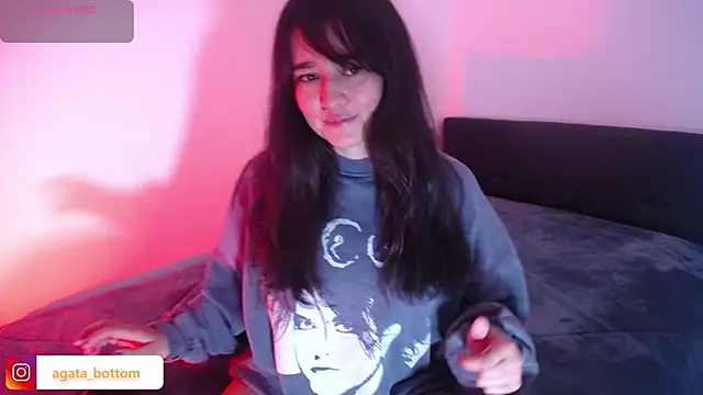 Snapshot of NewAgatha_Bolton chatting on November 24, 2025, 9:25 pm NewAgatha Bolton online show from November 24, 2025, 9:25 pm