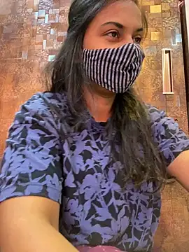 Snapshot of HaaniKaur chatting on January 6, 2025, 7:42 am HaaniKaur online show from January 6, 2025, 7:42 am