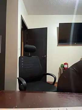 Snapshot of xLadyScarlettx chatting on December 31, 2024, 1:36 am xLadyScarlettx online show from December 31, 2024, 1:36 am