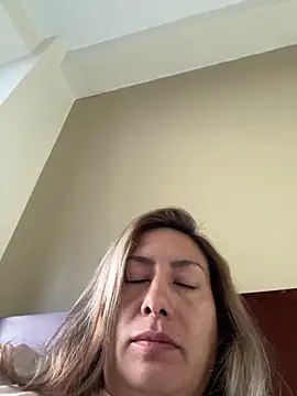 Snapshot of xLadyScarlettx chatting on January 29, 2025, 11:04 pm xLadyScarlettx online show from January 29, 2025, 11:04 pm