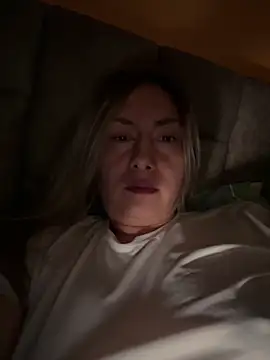 Snapshot of xLadyScarlettx chatting on February 2, 2025, 3:43 am xLadyScarlettx online show from February 2, 2025, 3:43 am