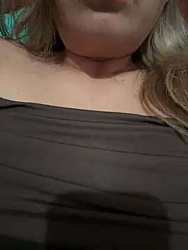 Snapshot of xLadyScarlettx chatting on February 5, 2025, 2:51 am xLadyScarlettx online show from February 5, 2025, 2:51 am