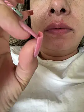 Snapshot of xLadyScarlettx chatting on February 16, 2025, 3:05 pm xLadyScarlettx online show from February 16, 2025, 3:05 pm