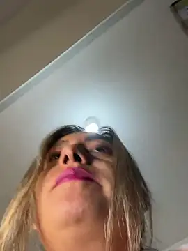 Snapshot of xLadyScarlettx chatting on February 21, 2025, 3:12 am xLadyScarlettx online show from February 21, 2025, 3:12 am