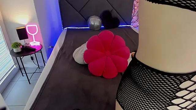 CassieEvans online show from September 26, 2025, 5:44 am