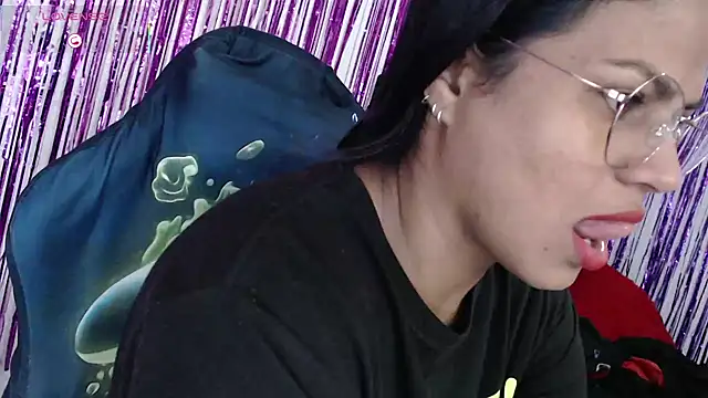 SweetAlmaa online show from November 28, 2025, 10:07 am