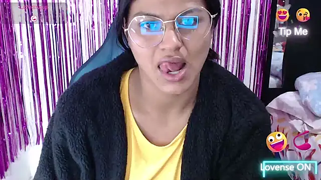 Snapshot of SweetAlmaa chatting on March 9, 2026, 10:19 am SweetAlmaa online show from March 9, 2026, 10:19 am