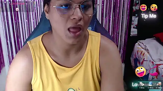 Snapshot of SweetAlmaa chatting on March 10, 2026, 12:43 pm SweetAlmaa online show from March 10, 2026, 12:43 pm