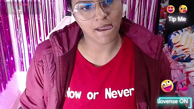 Snapshot of SweetAlmaa chatting on March 28, 2026, 11:32 am SweetAlmaa online show from March 28, 2026, 11:32 am