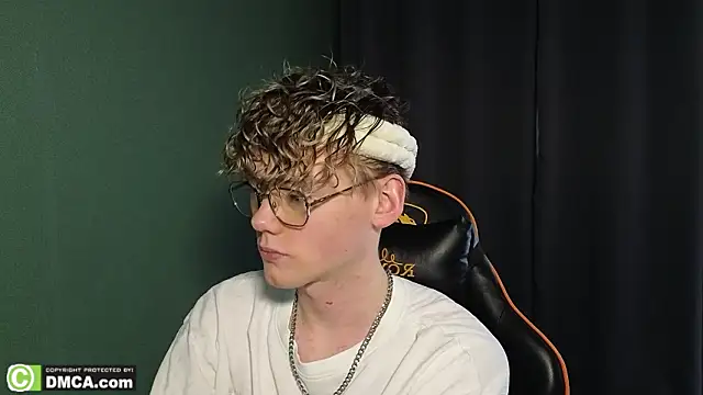 Keytaro online show from February 25, 2026, 8:13 am