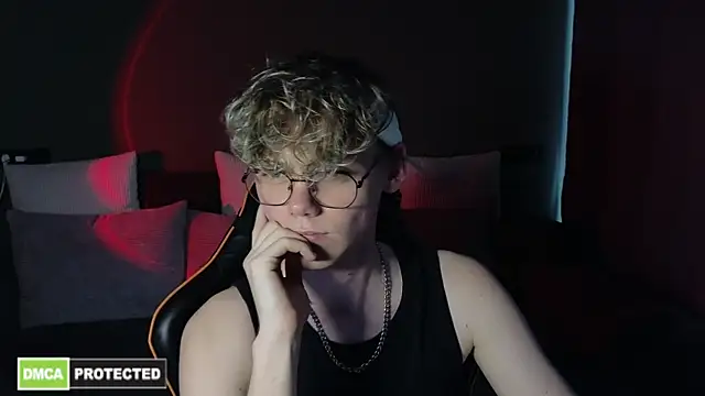 Keytaro online show from April 12, 2026, 1:16 pm