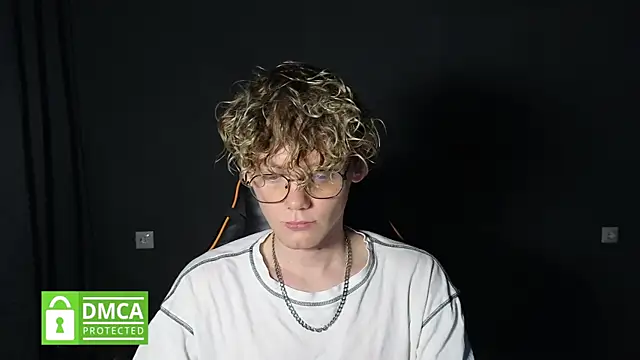 Keytaro online show from April 22, 2026, 12:57 am