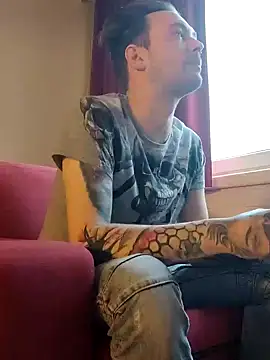 istiaqua90 online show from January 1, 2025, 2:20 pm