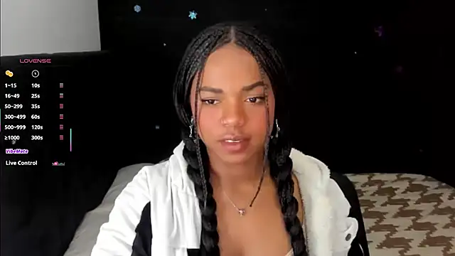 Snapshot of Marce_22 chatting on January 19, 2026, 6:17 am Marce 22 online show from January 19, 2026, 6:17 am