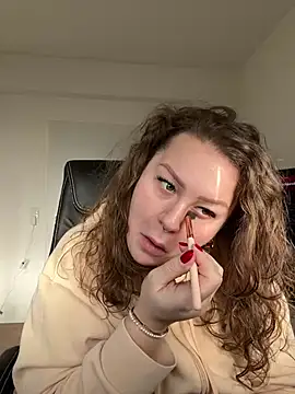 Snapshot of Fancy-Francy chatting on January 17, 2025, 10:33 am Fancy-Francy online show from January 17, 2025, 10:33 am