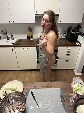 Snapshot of Fancy-Francy chatting on January 24, 2025, 6:35 pm Fancy-Francy online show from January 24, 2025, 6:35 pm