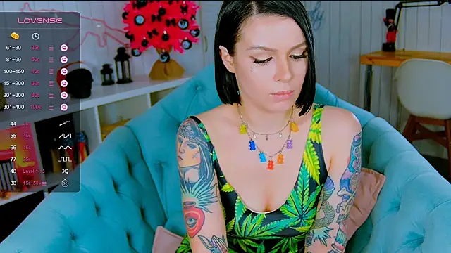 Snapshot of My_toys_pink chatting on December 12, 2024, 10:13 am My toys pink online show from December 12, 2024, 10:13 am