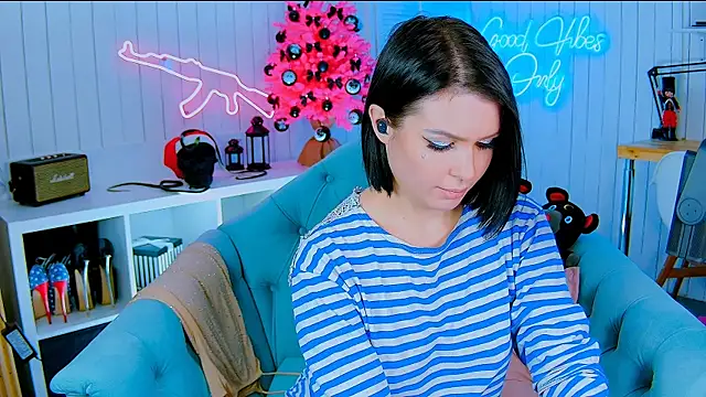 Snapshot of My_toys_pink chatting on January 4, 2025, 10:13 pm My toys pink online show from January 4, 2025, 10:13 pm