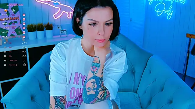 Snapshot of My_toys_pink chatting on November 21, 2025, 3:27 am My toys pink online show from November 21, 2025, 3:27 am