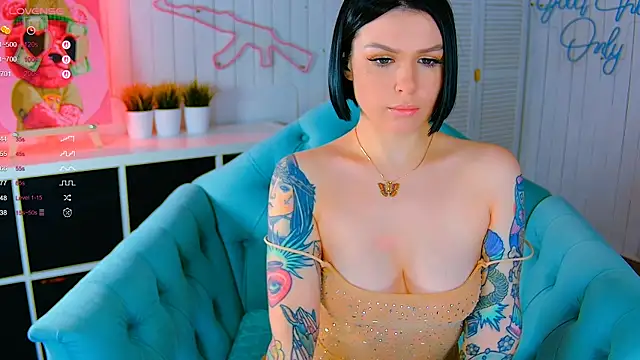 Snapshot of My_toys_pink chatting on December 3, 2025, 5:48 am My toys pink online show from December 3, 2025, 5:48 am