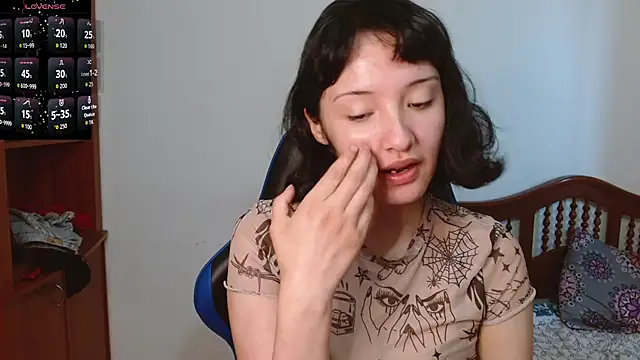 alexaa08 online show from November 13, 2025, 12:48 pm