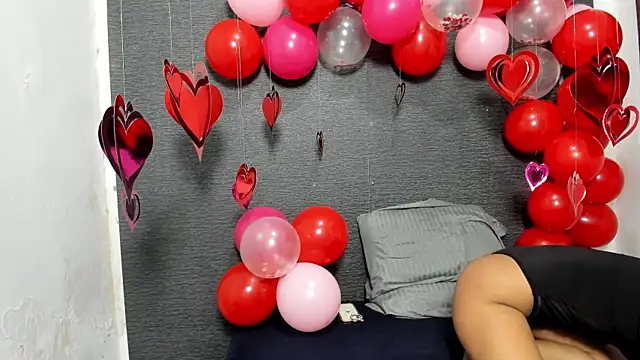 Snapshot of monse_02 chatting on February 14, 2025, 1:29 pm monse 02 online show from February 14, 2025, 1:29 pm