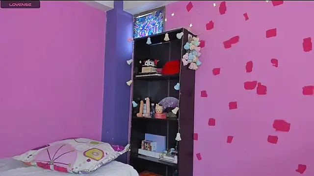 kittyzenn online show from January 15, 2025, 4:11 pm