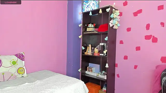 kittyzenn online show from January 16, 2025, 3:35 pm