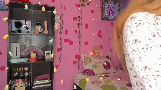 kittyzenn online show from February 3, 2025, 9:07 pm