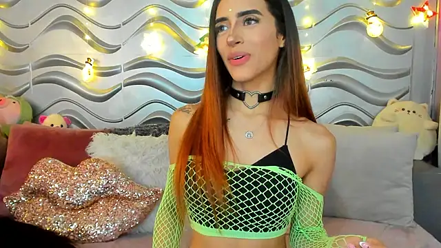 StormiRusso online show from December 23, 2024, 12:25 am