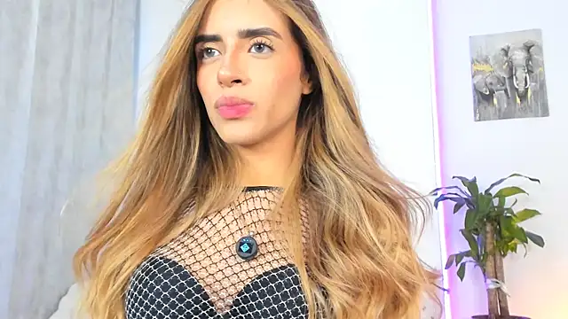 StormiRusso online show from September 11, 2025, 11:05 pm