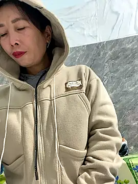 Linaannn online show from January 8, 2026, 11:40 pm