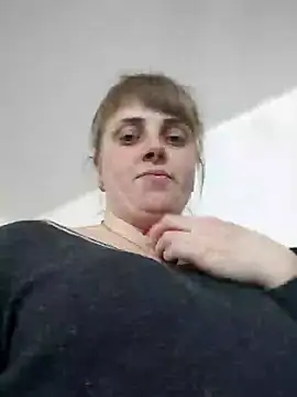 CoddessCrystal online show from February 21, 2025, 1:33 pm