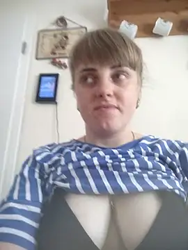 CoddessCrystal online show from June 1, 2026, 8:05 am