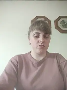 CoddessCrystal online show from June 4, 2026, 1:17 pm