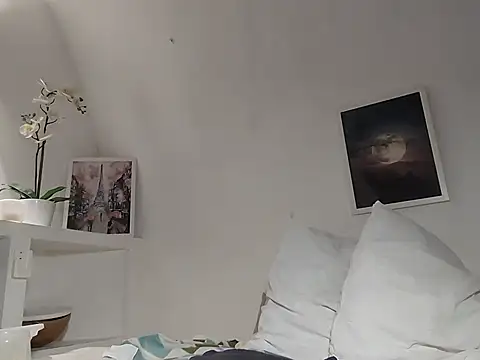 gymyagirlll online show from April 10, 2026, 10:14 pm