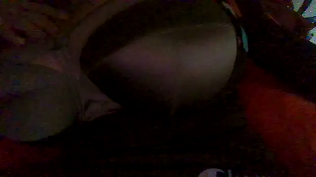 RoxiRedXXX online show from September 17, 2025, 6:09 pm