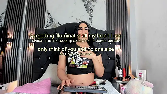 Natasha Hart online show from September 21, 2025, 4:25 am