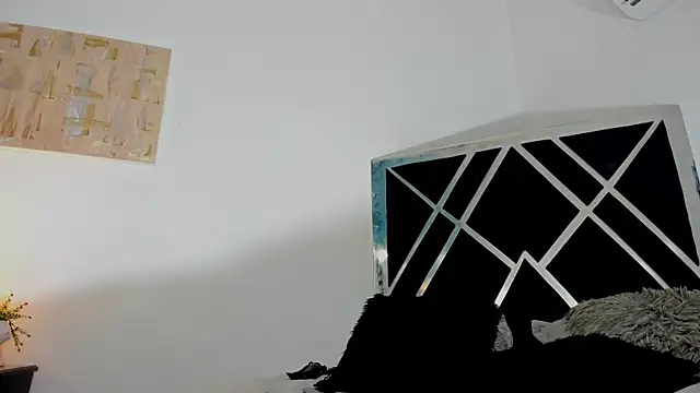 anahidolls online show from February 17, 2025, 8:15 pm