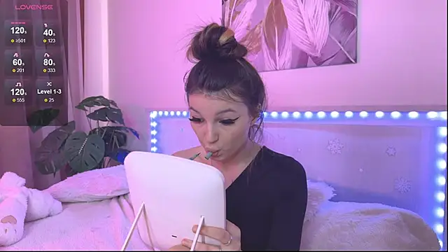 Veronica leal online show from March 25, 2026, 9:59 am